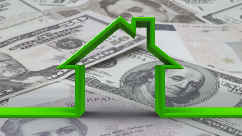Should you hire a leasing agent or property manager in Menifee CA in order to maximize profits.